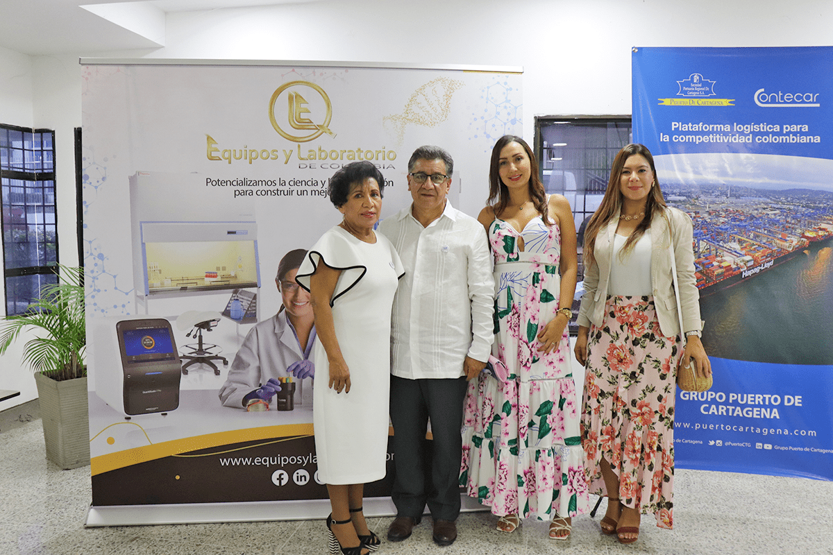 Equipos y Laboratorio de Colombia, presentes durante el reconocimiento realizado al Laboratorio Unidad de Investigación Molecular – UNIMOL